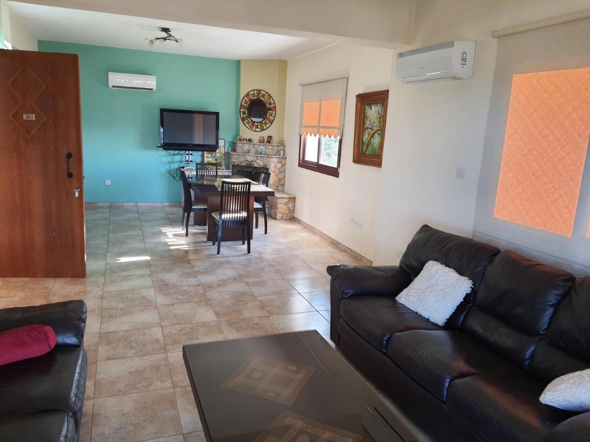 Joanna Sunset Apts Pomos Dış mekan fotoğraf