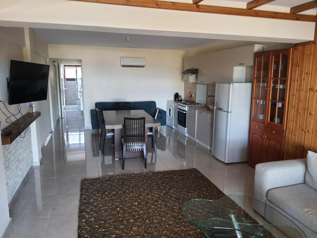 Joanna Sunset Apts Pomos Dış mekan fotoğraf